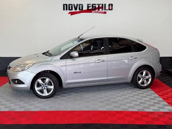 FORD FOCUS 1.6 GL 16V FLEX 4P MANUAL